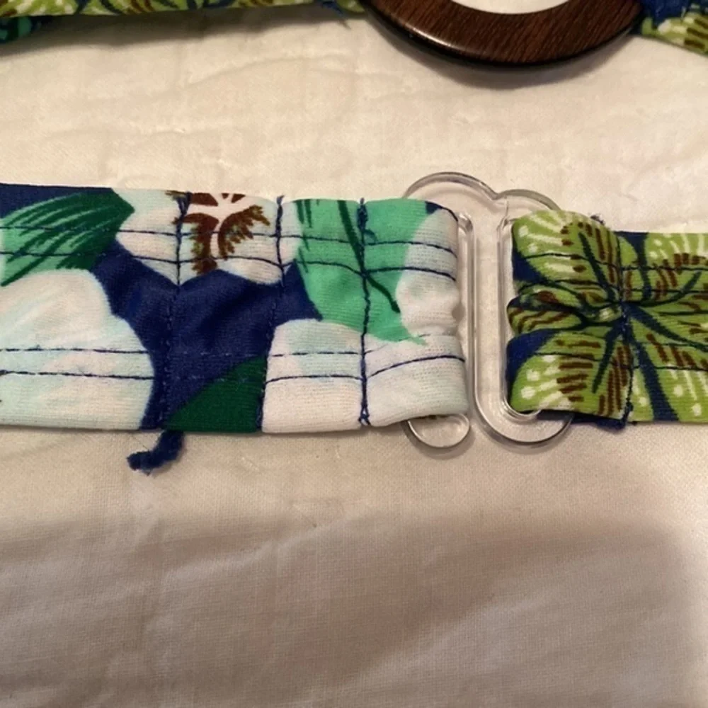 Islander floral bikini top‎